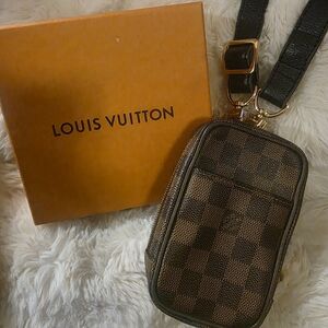100% Authentic Louis Vuitton Damier Ebene Crossbody Camera Bag